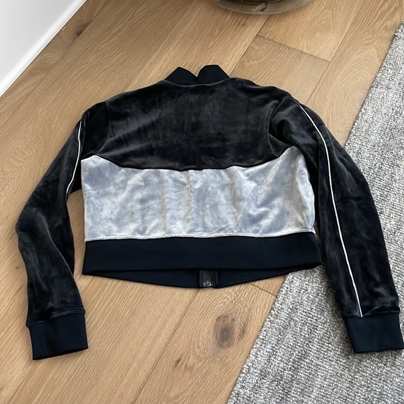 Nike velour crop jacket - Picture 4 of 4